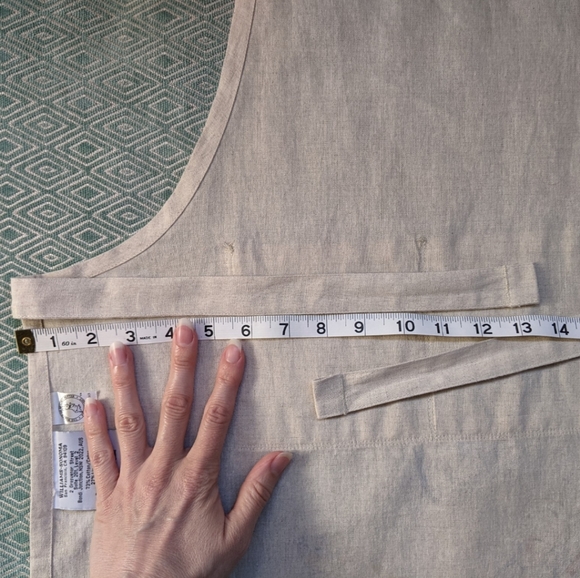 William Sonoma Children's Beatrix Potter Peter Rabbit Apron - Picture 15 of 16